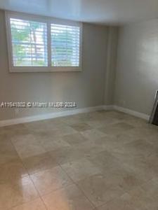90 Edgewater Dr