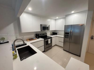 2301 Collins Ave