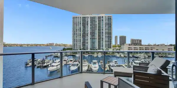 17301 Biscayne Blvd