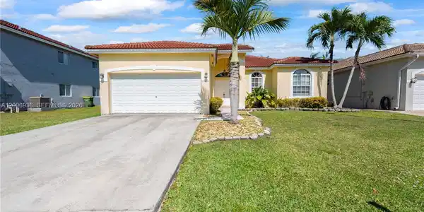 595 SE 30th Dr