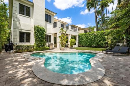 1672 Micanopy Ave