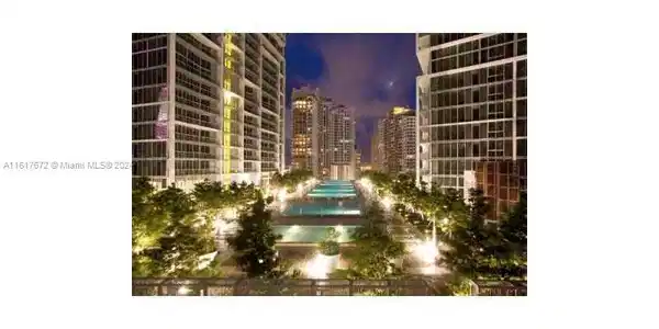 465 BRICKELL AV