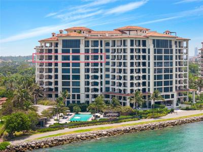 7085 Fisher Island Dr