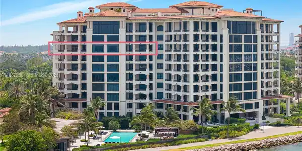7085 Fisher Island Dr