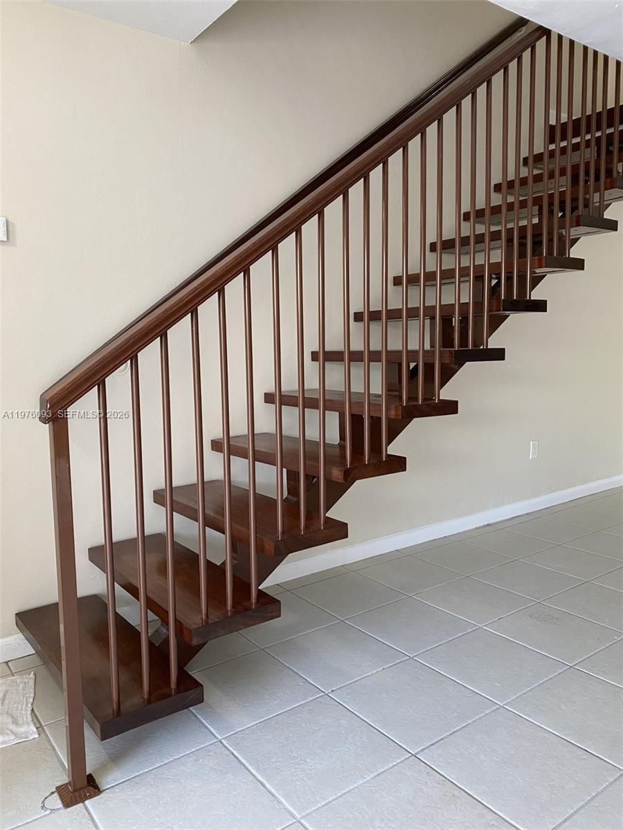 Image 2: MODERN NEW FLOATING MAHAGONEY STAIRWELL