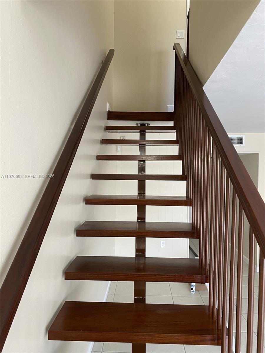 Image 3: MODERN NEW FLOATING MAHAGONEY STAIRWELL
