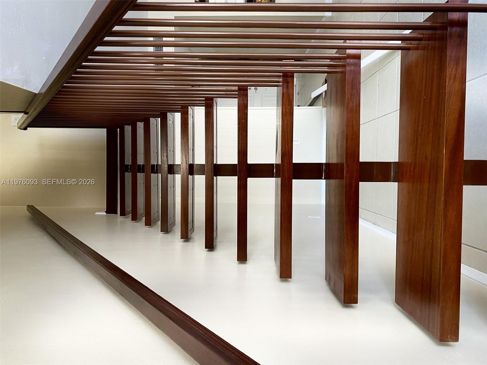 Image 4: MODERN NEW FLOATING MAHAGONEY STAIRWELL
