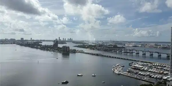 1800 N Bayshore Dr