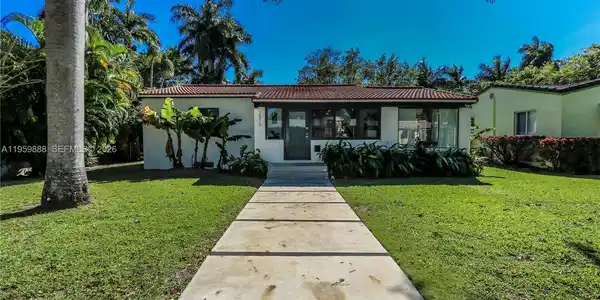 1516 Mayo St