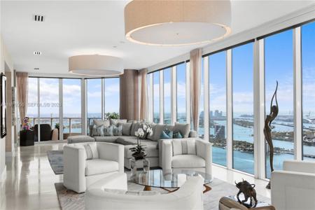 2020 N Bayshore Dr