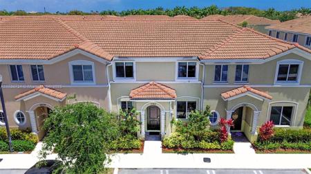 1083 SE 23rd Ter
