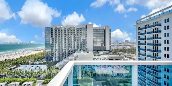 2301 Collins Ave