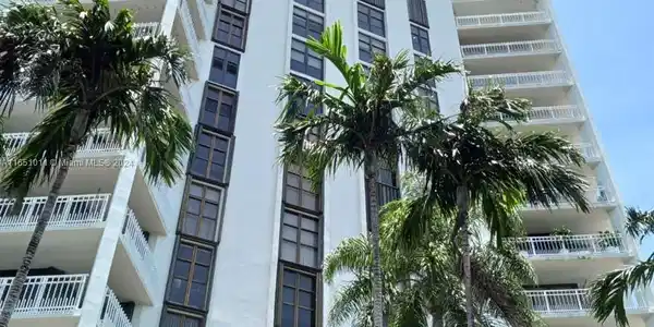 4000 Towerside Ter
