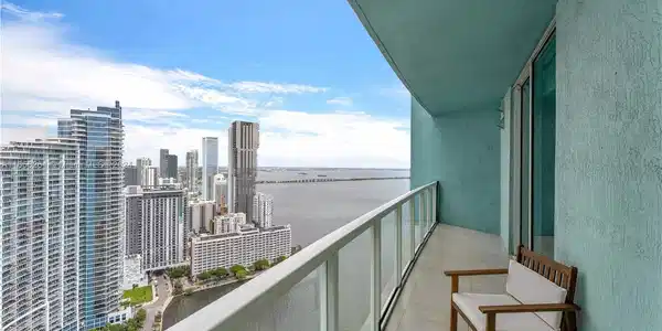 1900 N Bayshore Dr