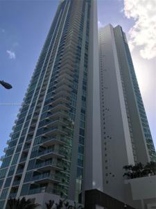 2900 NE 7th Ave