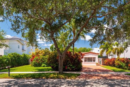 310 Woodcrest Rd