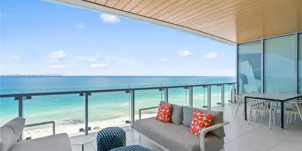 5775 Collins Ave