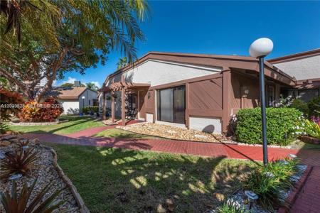 601 Leslie Dr