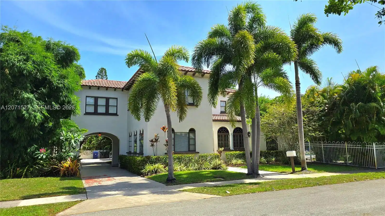 Image 1: Fabulous Historic Estate