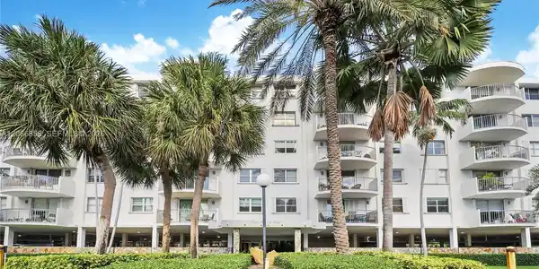 210 Sea View Dr