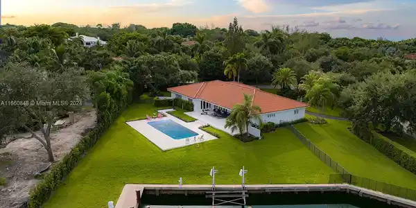 690 Solano Prado
