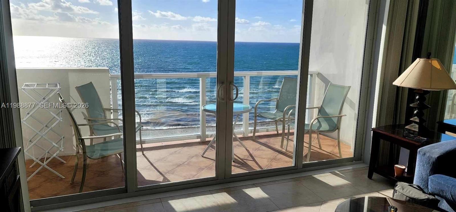 Image 4: View from inside to balcony