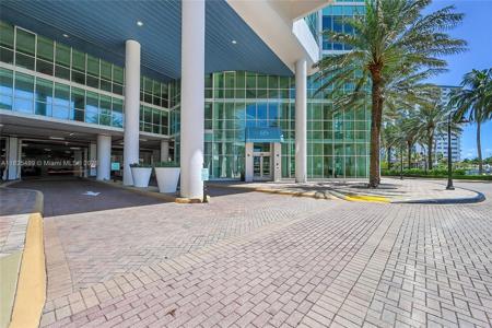 1 N Ocean Blvd