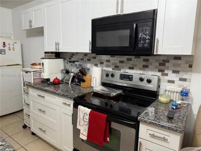 1100 NE 1st Ct