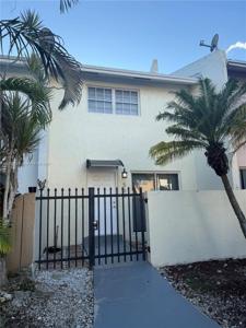 565 NE 12th Ave