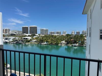 9341 E Bay Harbor Dr