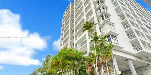 9341 Collins Ave Unit 1207