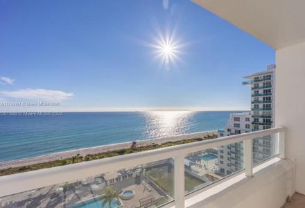 5005 Collins Ave