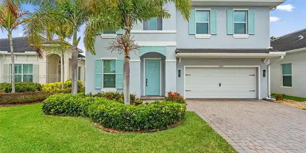 4764 SW Briarwood Ct