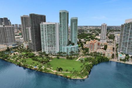 1900 N Bayshore Dr