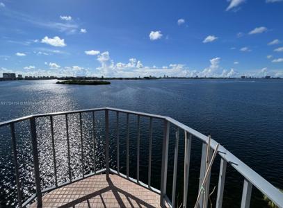 11930 N Bayshore Dr