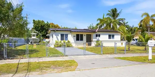 14375 SW 285th St