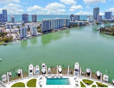 900 Bay Dr