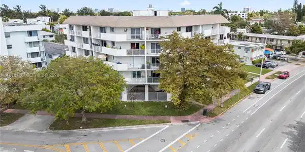 1975 Normandy Dr