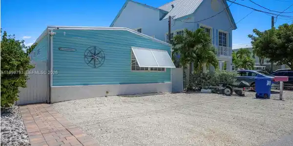 311 Oleander Dr