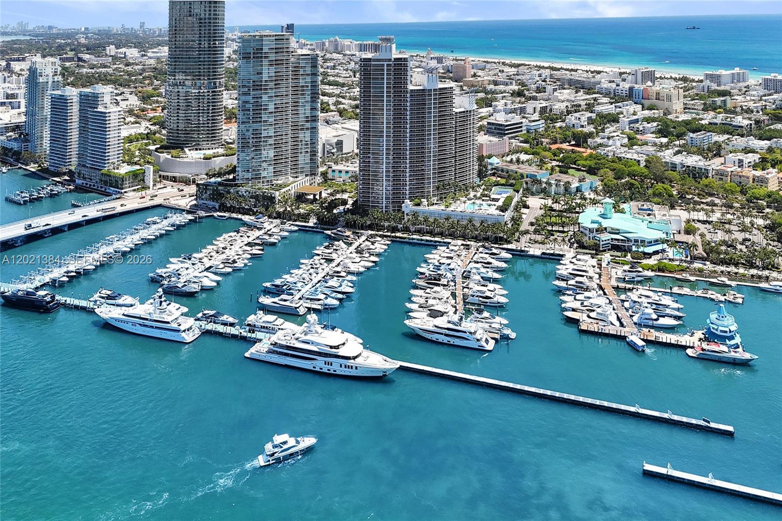 Image 1: BREATHTAKING VIEW OF YOUR NEW CONDO!