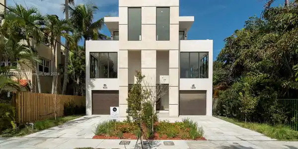 1635 E E Broward