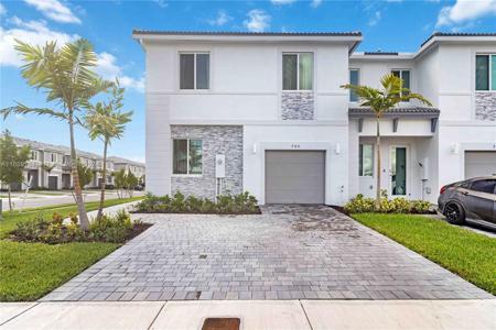 760 SE 13th ct