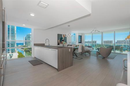 400 Sunny Isles Blvd