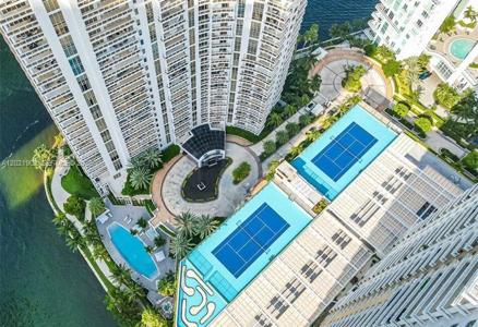 901 Brickell Key Blvd