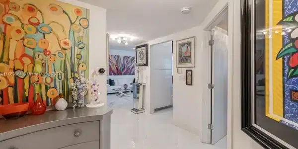 9559 Collins Ave
