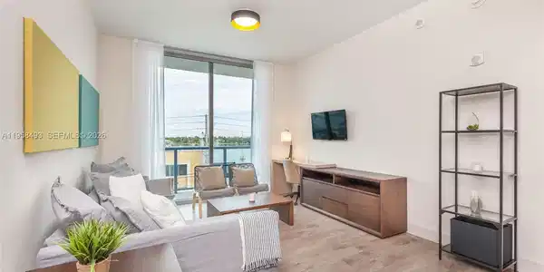 777 N Ocean Dr