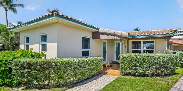 1225 Hillsboro Mile