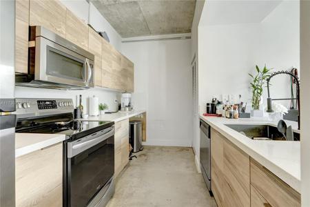 455 NE 25th St