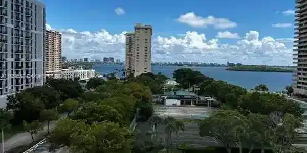11111 Biscayne Blvd