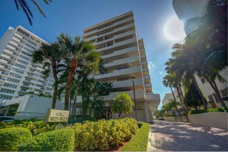 1623 Collins Ave